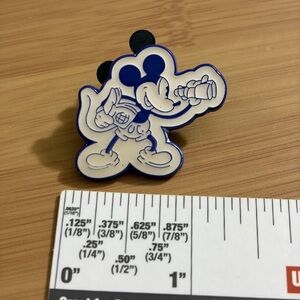 2018 Disney Vacation Club Mickey Mouse Enamel Trading Pin